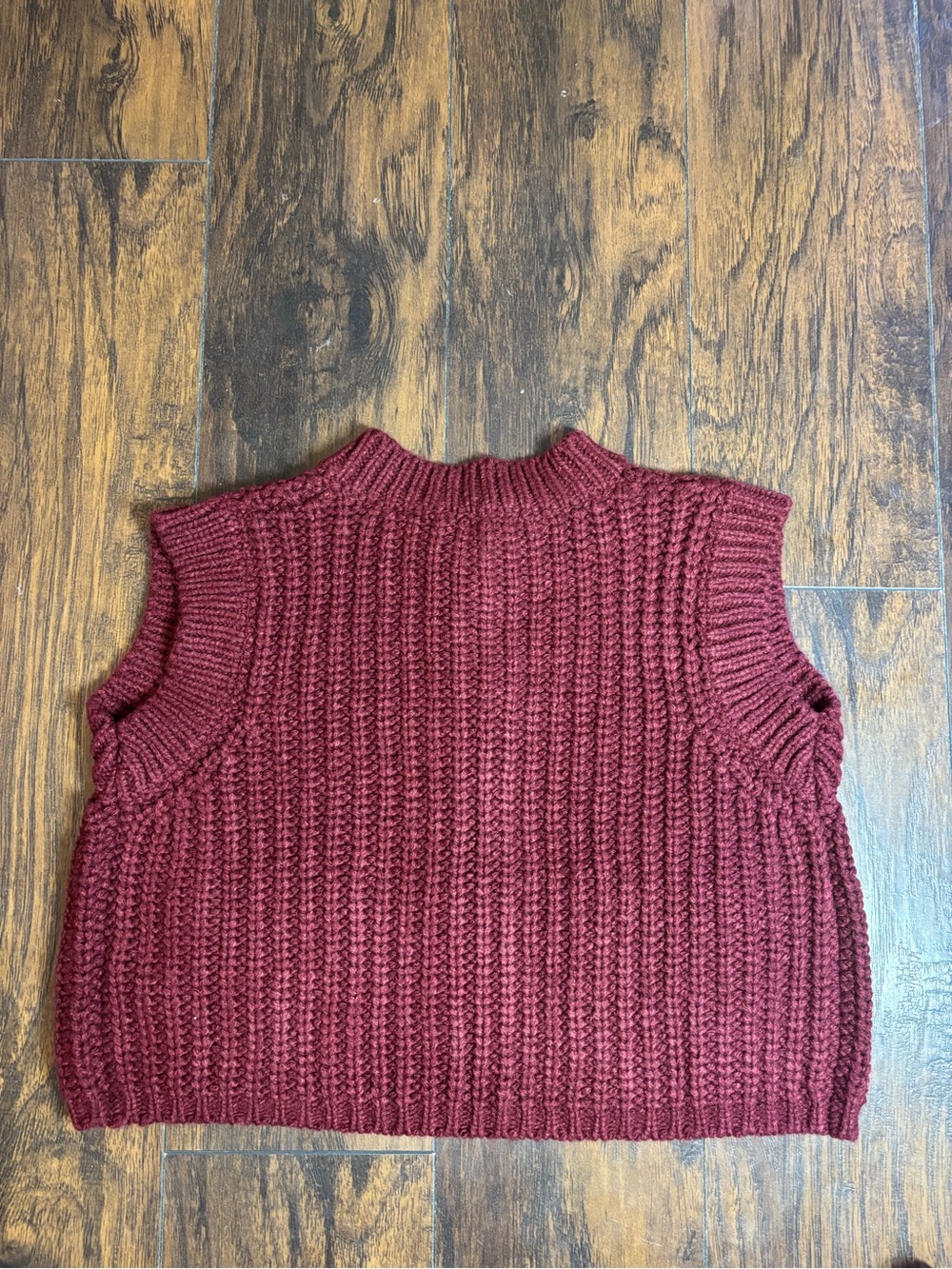 Women’s glam Wine Chunky Knit Button Front Vest Size Large with Front Pockets - Picture 2 of 3
